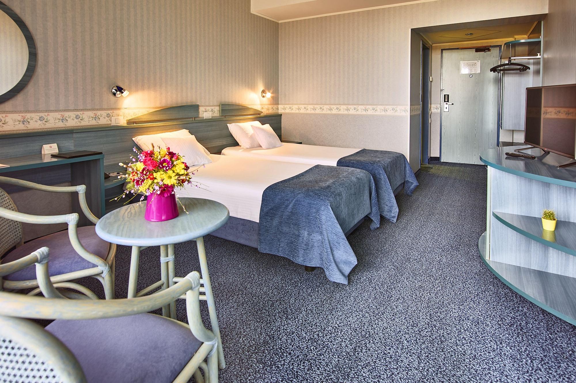 Continental Forum Hotel 4*